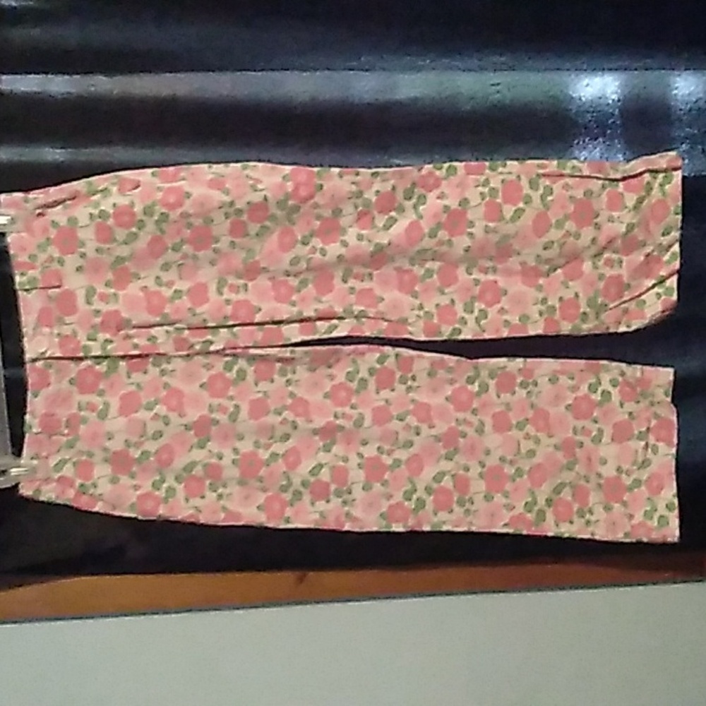 Flower pattern capris